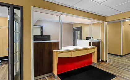 Suburban Studios Charlotte - Executive Park