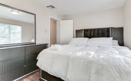 Walkable Haven 1 Mi to Dtwn Phoenix & Chase Field!