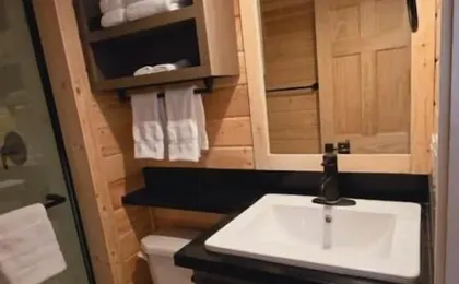Luxury Cabin with Mountain View 3B