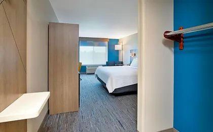 Holiday Inn Express & Suites Sioux Falls Southwest By IHG