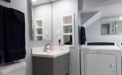 Luxury 2 bedroom apartment w/ free parking