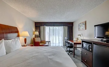 Riverside Hotel
