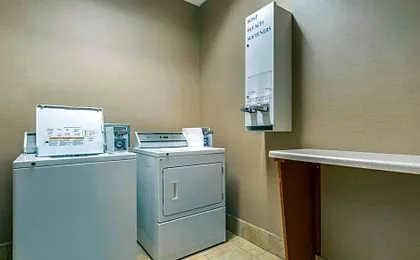 Comfort Suites Flowood - Jackson Airport (must meet transportation requirement)