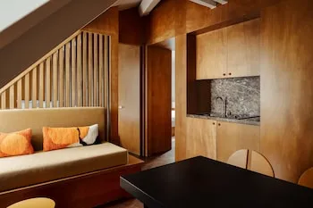 Edgar Suites Bouchardon