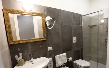 Piazza Bovio 22
