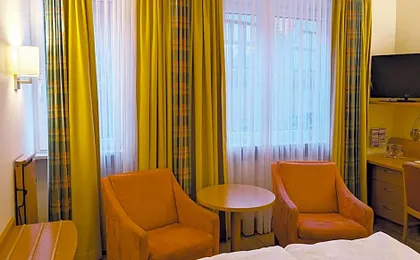 Garner Hamburg Wandsbek Marktplatz By IHG