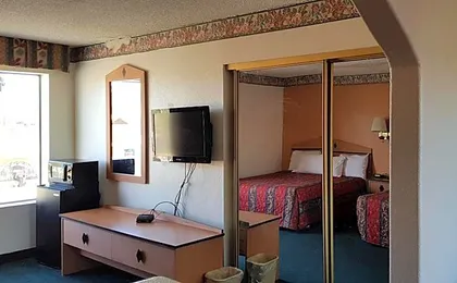 Night Inn