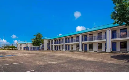 Motel 6 Pensacola, FL - NAS