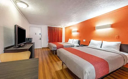 Motel 6 Mansfield, OH