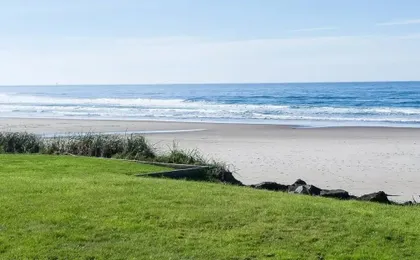Beach Bungalow - Roads End