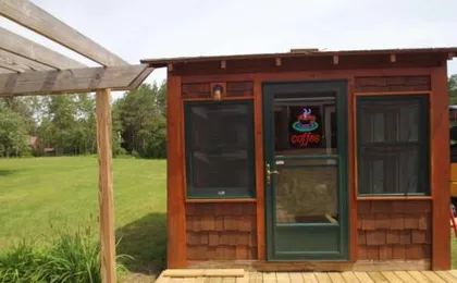 Mackinac Lake Trail Motel