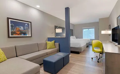 Comfort Suites Cincinnati University - Downtown