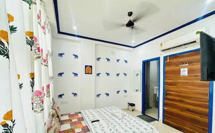 Hotel Radha Ratan Inn