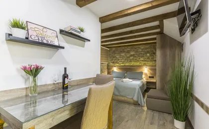 Reval Luxury Stone House Apartments