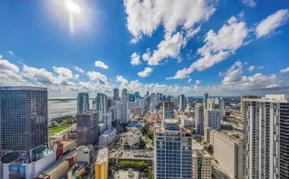 Luxe 2-BD Condo in Downtown - City Views