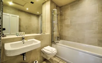 Bright Georgian 1BR Flat in West End