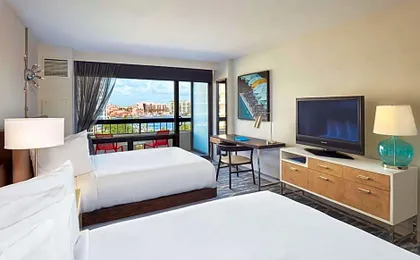 Waterstone Resort & Marina Boca Raton, Curio Collection by Hilton