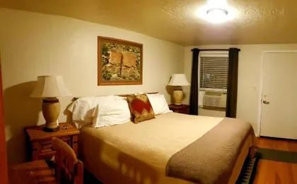 Stone Lizard Lodging