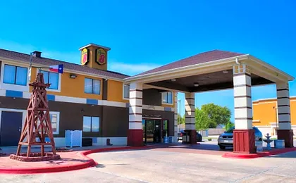 Super 8 by Wyndham Victoria/North/Mall Area