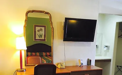Hacienda Motel