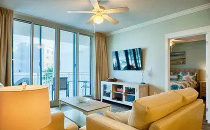 Waterscape A317 - 2 Br condo by RedAwning