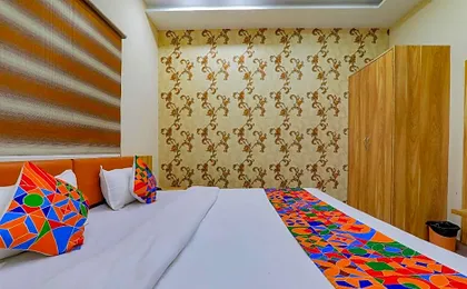 FabHotel Super 3 Premium - 800m From Kashi Vishwanath Temple