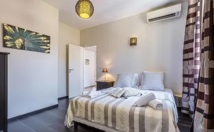 MY CASA - GUISOL - Typical Nice 3 Bedroom AC near Port
