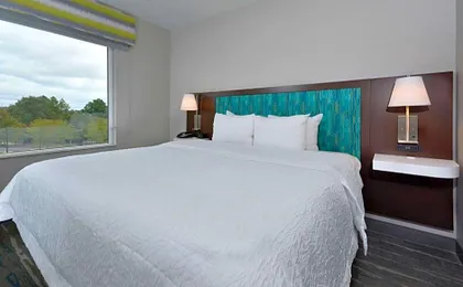 Hampton Inn & Suites by Hilton Charlotte North I 485