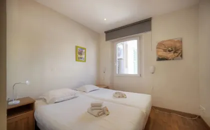 2 Chambres- Balcon- F lix Faure-forville A2b023