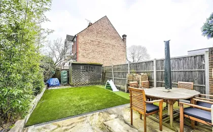 Chic House With Free Parking and Private Backyard