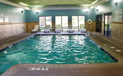 Holiday Inn Express Cedar Rapids - Collins Road By IHG