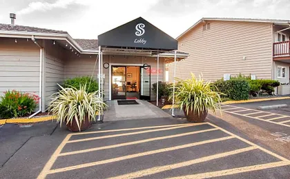Clarion Inn Surfrider Resort