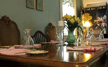 Jailer's Inn