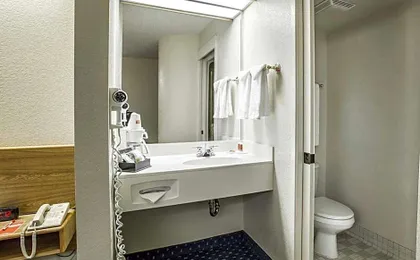 Econo Lodge Denver International Airport