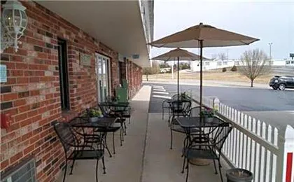Twelve Oaks Inn