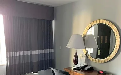 Deluxe Inn and Suites