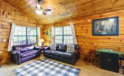 Tennessee Cabin w/ Balcony, Hot Tub & Pool Access!