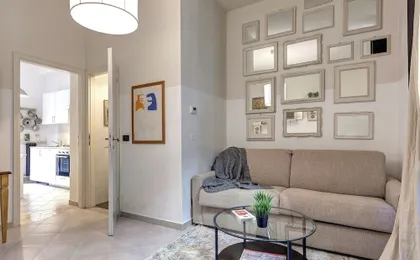 Casine Apartment by Mamo Florence
