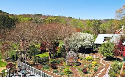 Glen-Ella Springs Hotel & Restaurant