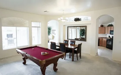 Near Great Shopping & Dining! Pool Table & Games!