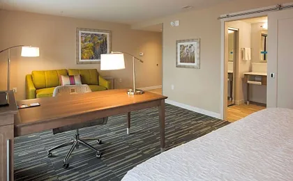 Hampton Inn & Suites Seattle/Redmond
