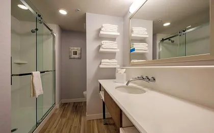 Hampton Inn & Suites Seattle/Redmond