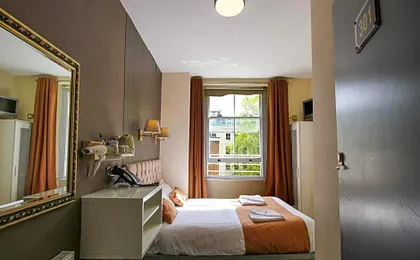 Hyde Park Court Hotel