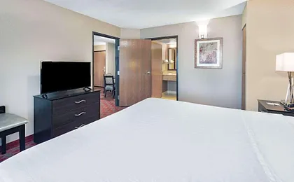 Baymont by Wyndham Brooklyn Center