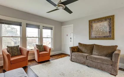 1 Mi to Hermann Park! Updated Apt w/ Parking Spot