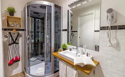 Athena Guest House