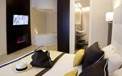 Roman Holidays Boutique Hotel