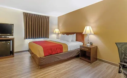 Econo Lodge Inn & Suites Des Moines Fairgrounds Area