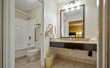 Coratel Plus Suites Wichita West Airport