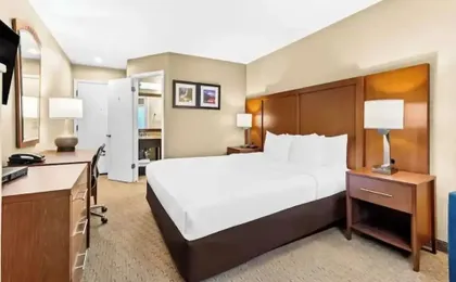 Aurora Inn